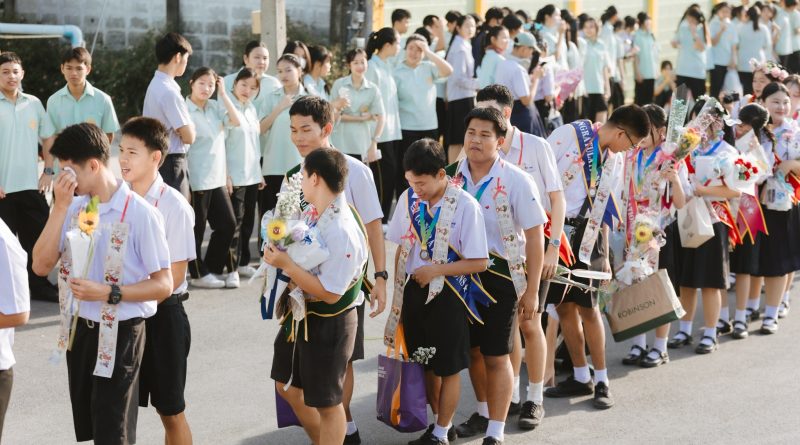 กิจกรรมสายสัมพันธ์ ม.6