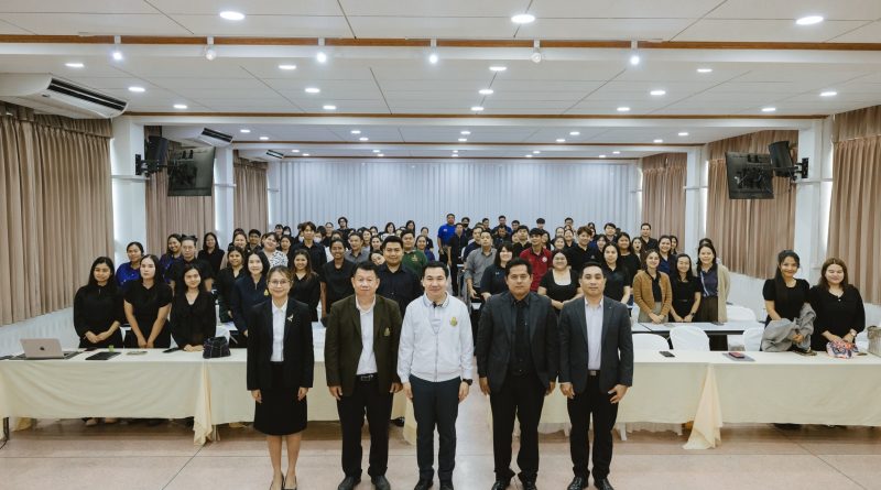 ประชุมรับฟังนโยบายจากท่านผู้อำนวยการเขตพื้นที่การศึกษา ประชุมรับฟังนโยบายจากท่านผู้อำนวยการเขตพื้นที่การศึกษา